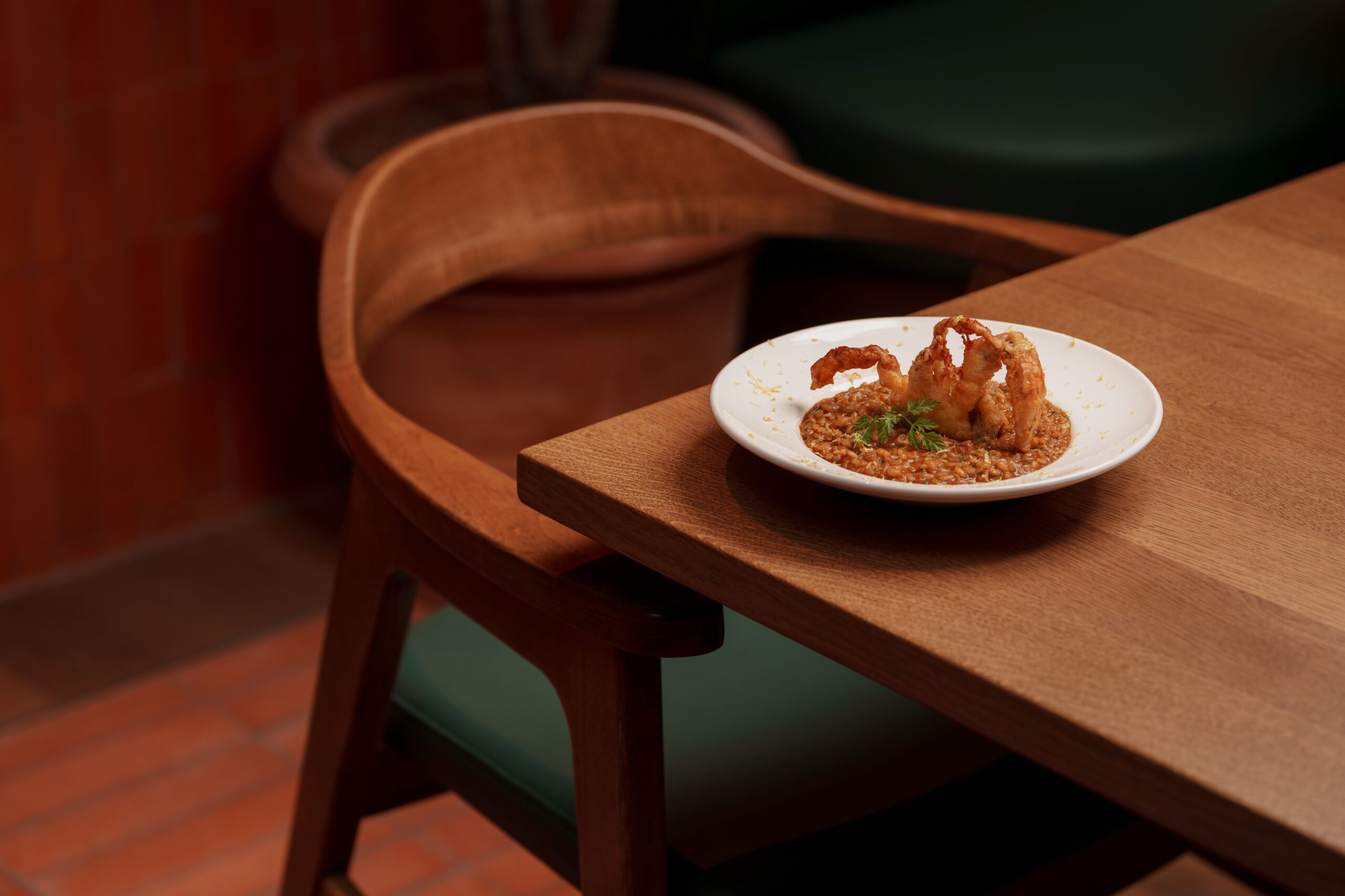 מנות האוכל הספרדי במסעדה